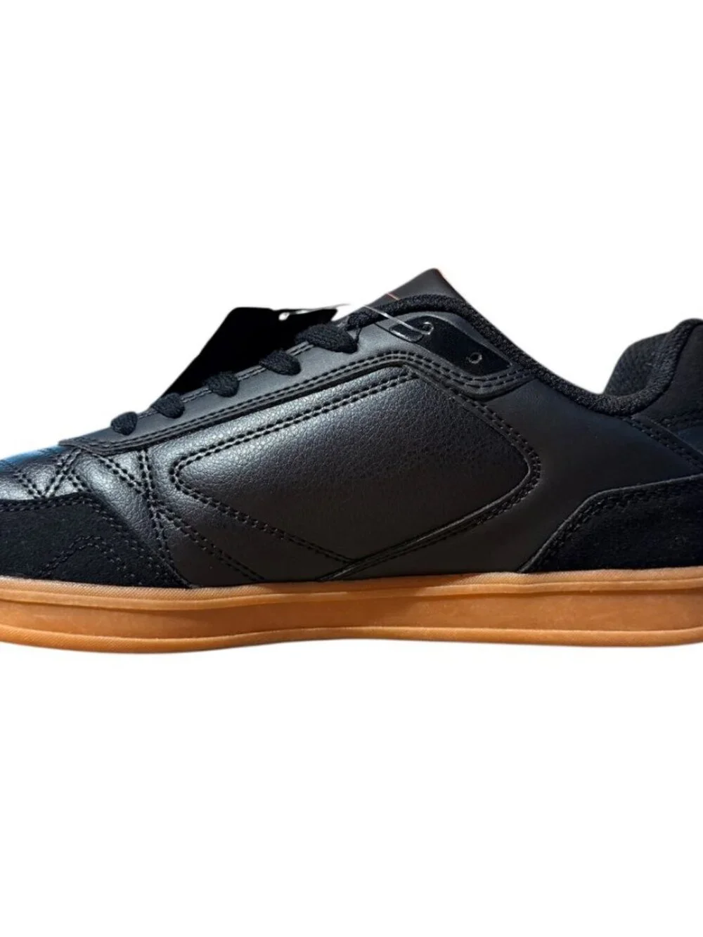 New Without Box Umbro Men's 8.5 Black Leather Gum Sole